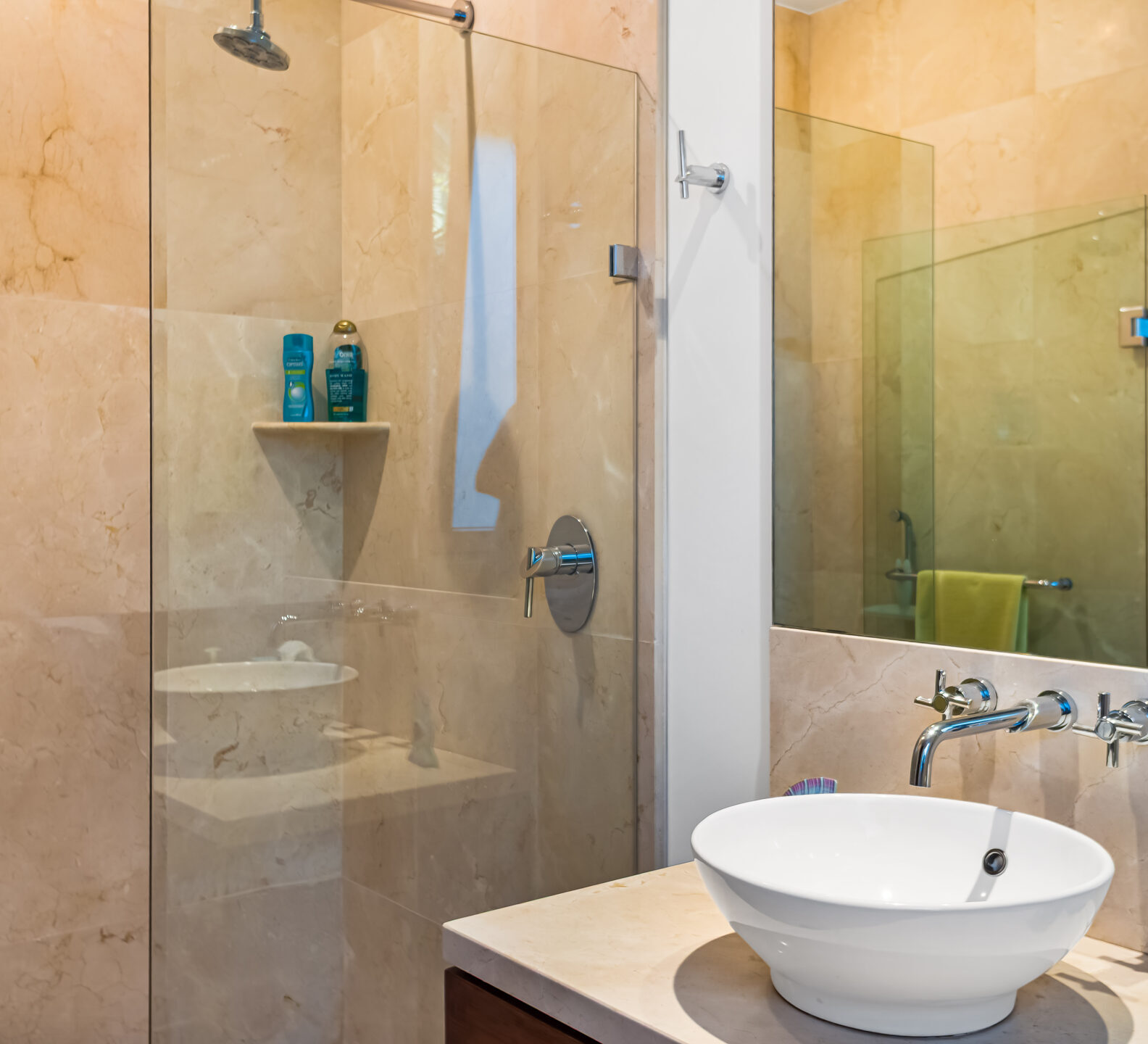 SDM Arco Major 4-49 Bathroom with a vessel sink, glass-enclosed shower, and stone finishes.